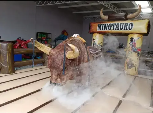 Toro gigante inflable