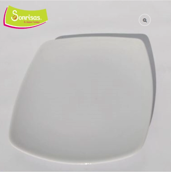 Plato cuadrado pastel