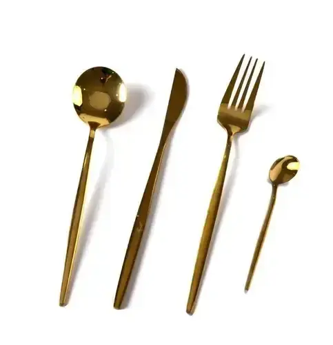 Cubiertos dorados
